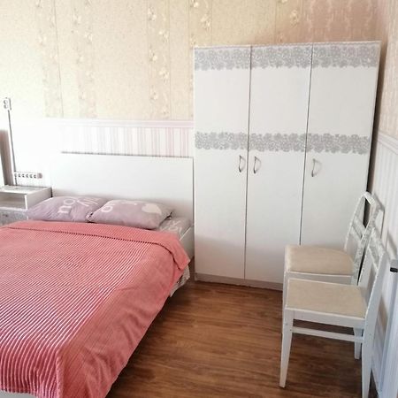 Ланжероновская Угол Дерибасовская Lejlighed Odessa Eksteriør billede