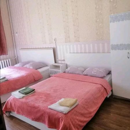 Ланжероновская Угол Дерибасовская Lejlighed Odessa Eksteriør billede